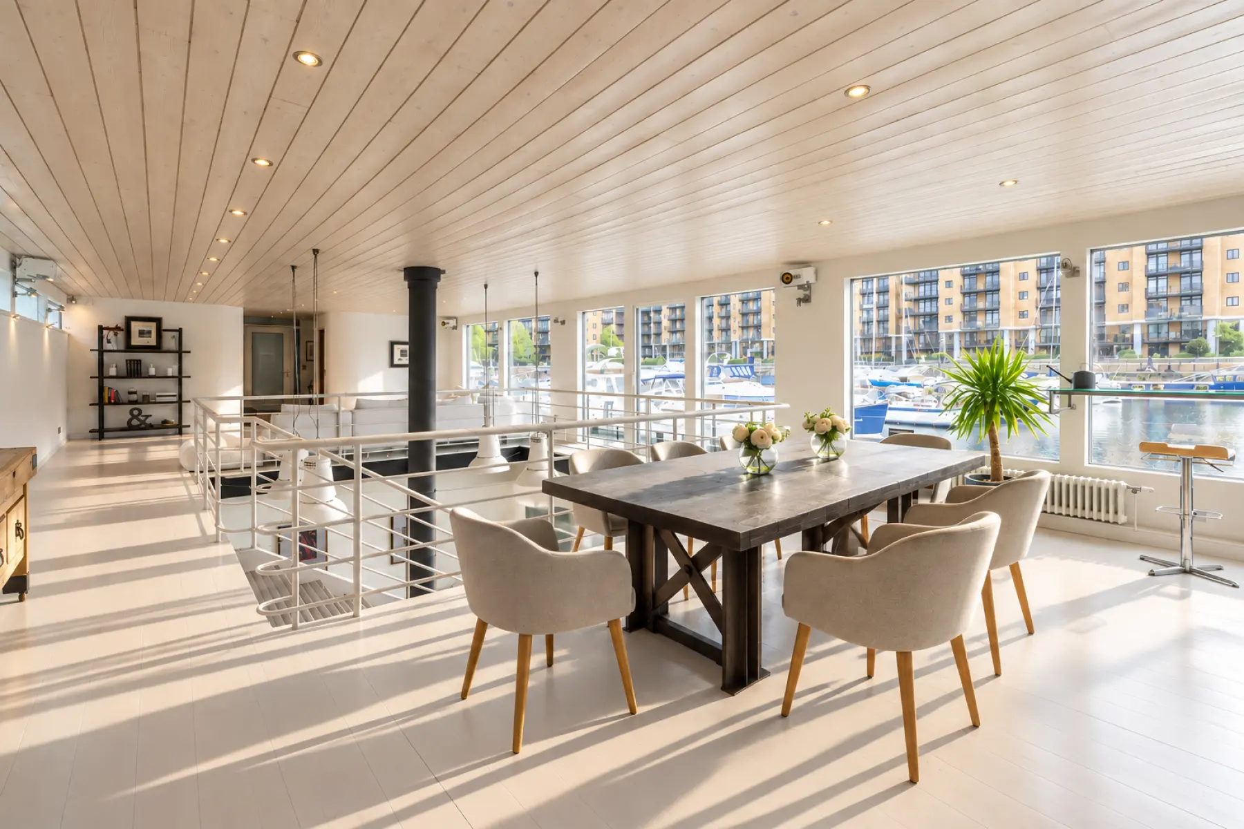 Britain's biggest houseboat in London Bridge